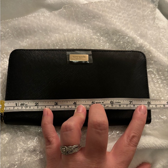 New without tag KATE SPADE zip around wallet. - Picture 9 of 11